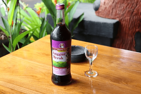 25 Manfaat Minum Anggur Merah Cap Orang Tua